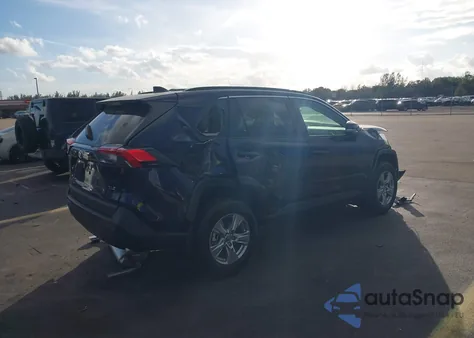 2025 Toyota Rav4 Xle z USA, uszkodzony, nr VIN 2T3W1RFV2SW435535